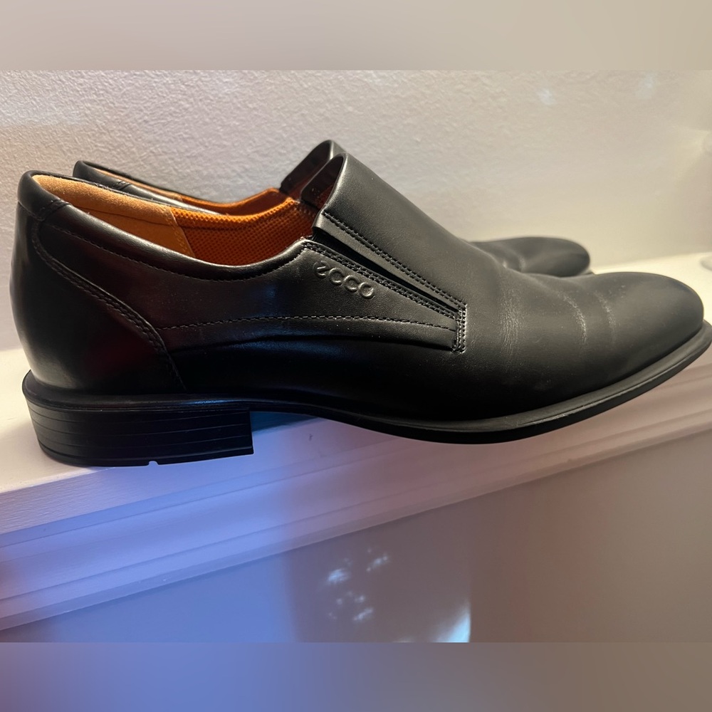 Ecco black leather shoes